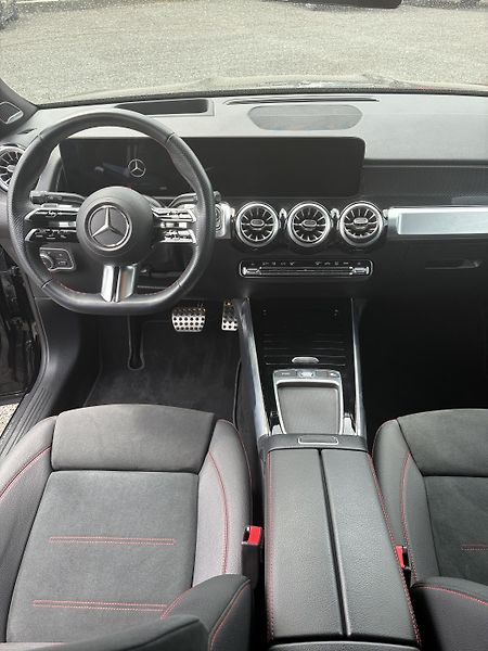 Mercedes-Benz GLB (2025) 200d 4MATIC - fotka 11 z 15