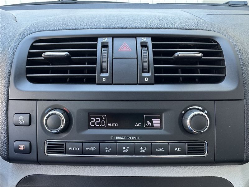 Škoda Roomster 1,2 TSI 63kW 1.maj. původ ČR - fotka 35 z 50