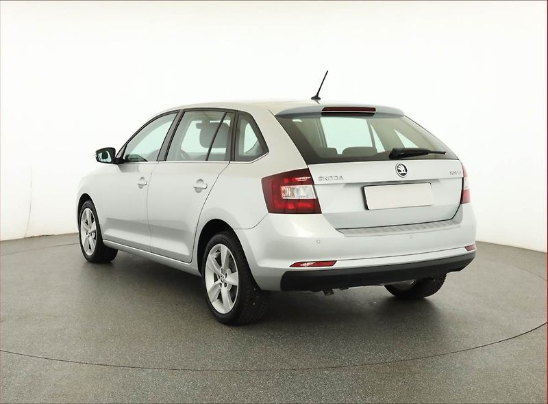 Škoda Rapid (2018) Spaceback 1.0 TSI, Navi - fotka 4 z 17