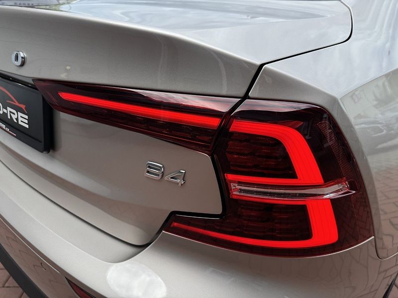 Volvo S60 (2024) 2.0i B4 Core Ad.LED Kamera - fotka 37 z 46