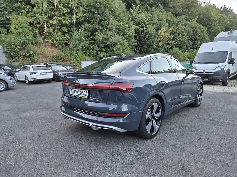 Audi e-tron SPORTBACK 300kw SOH 97,2% - fotka 5 z 45