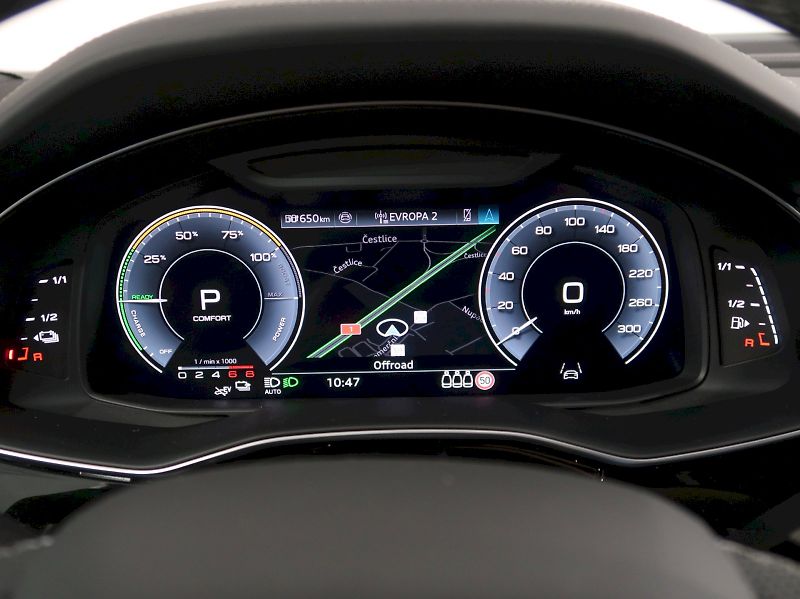 Audi Q7 (2025) S-LINE 60 TFSI e QUATTRO - fotka 18 z 35
