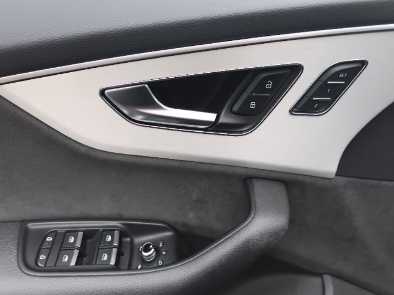 Audi Q7 3.0TDi S-Line - fotka 10 z 25