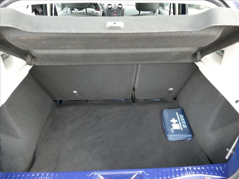 Dacia Sandero 1,0 SCe 54kW serviska, ČR - fotka 18 z 40