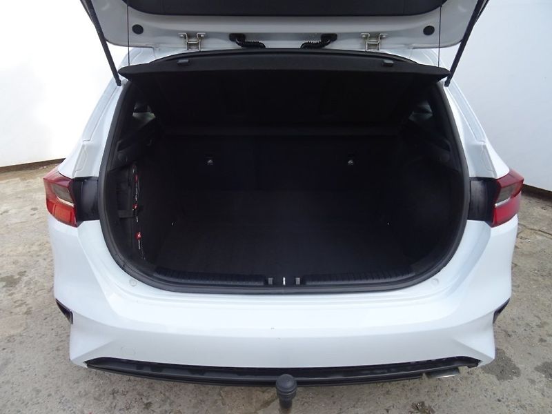 Kia Ceed (2019) 1.4i,73kW,NovéČR,S.kn,ALU - fotka 16 z 19