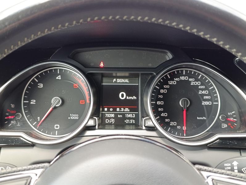 Audi A5 2.0TDI QUATTRO S-LINE ČR  - fotka 24 z 38