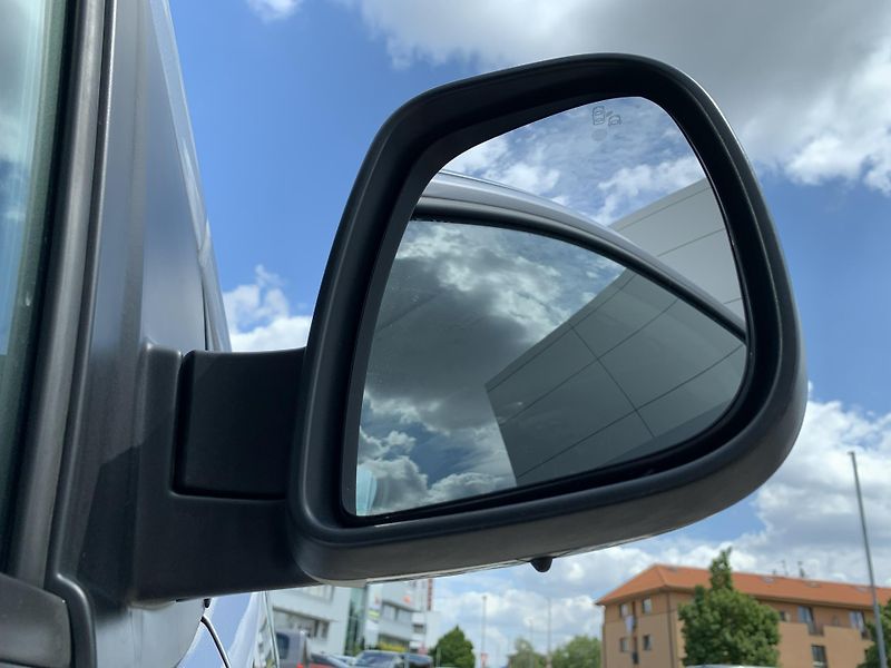 Toyota ProAce Verso L2 VIP WEBASTO 2.0 D-4D AT8 - fotka 29 z 32