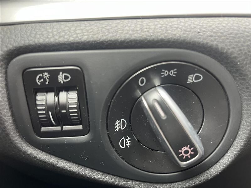 Volkswagen Sharan 2,0 TDi DSG 130KW KLIMA SERVIS - fotka 25 z 38