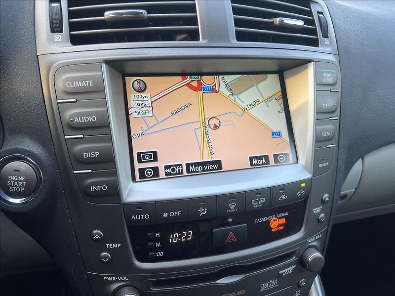 Lexus IS 2,2 220d,Keyless,Navi,Kůže - fotka 14 z 19