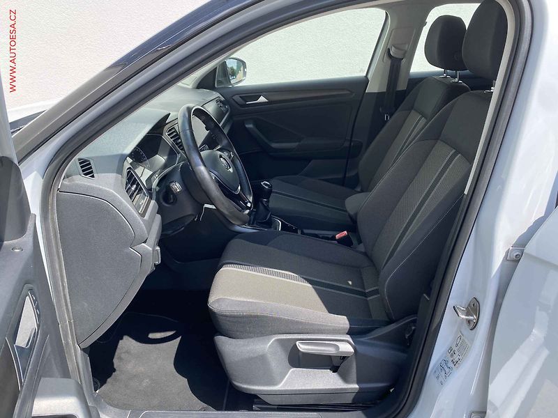 Volkswagen T-Roc (2019) 1.5 TSi, Comfortline, navi - fotka 9 z 18