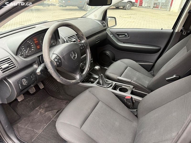 Mercedes-Benz Třídy A (2009) 160CDI, 60kw Serv. knížka - fotka 15 z 21