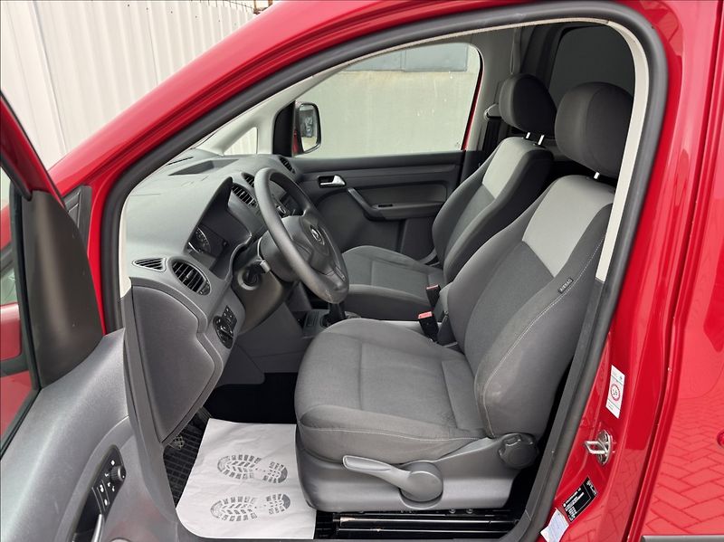 Volkswagen Caddy 1,6 TDI MAXI 7míst Webasto - fotka 25 z 50