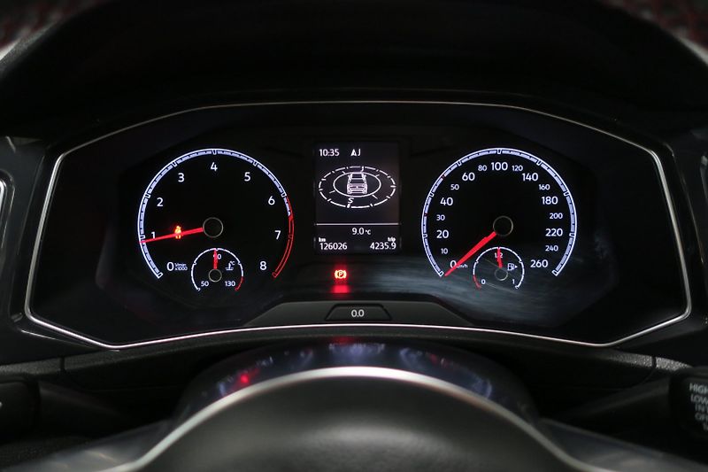 Volkswagen T-Roc (2019) Sport 1.5 TSI 110 kW manuál - fotka 18 z 47