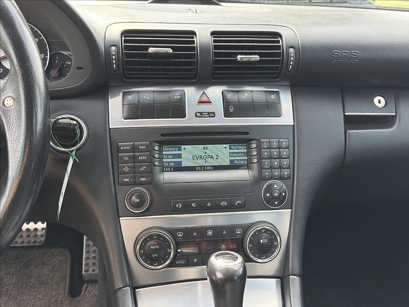 Mercedes-Benz Třídy C 5,5 V8 270 Kw C 55 AMG automat - fotka 22 z 33