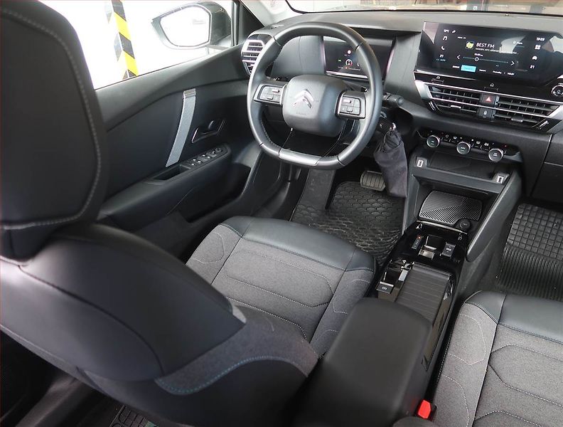 Citroën C4 (2023) Feel 1.2 PureTech, Automat - fotka 7 z 18