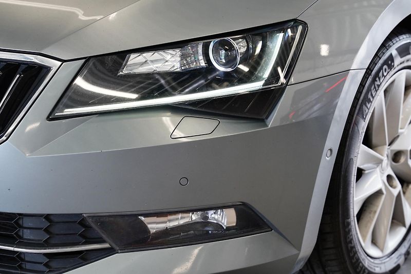 Škoda Superb - fotka 9 z 28