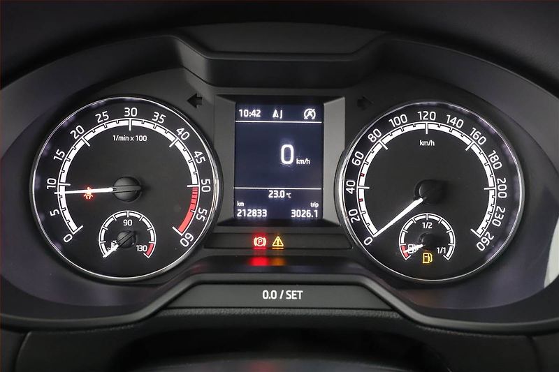Škoda Octavia (2018) 1.6 TDI, Navi, Tempomat - fotka 8 z 13