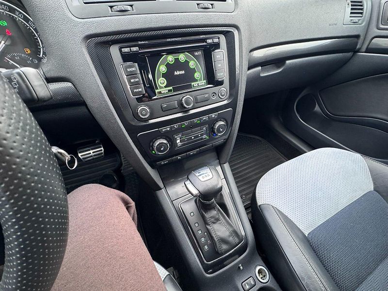 Škoda Octavia (2012) DSG 2,0 TDI 125 KW FACE PĚKNÁ - fotka 26 z 49