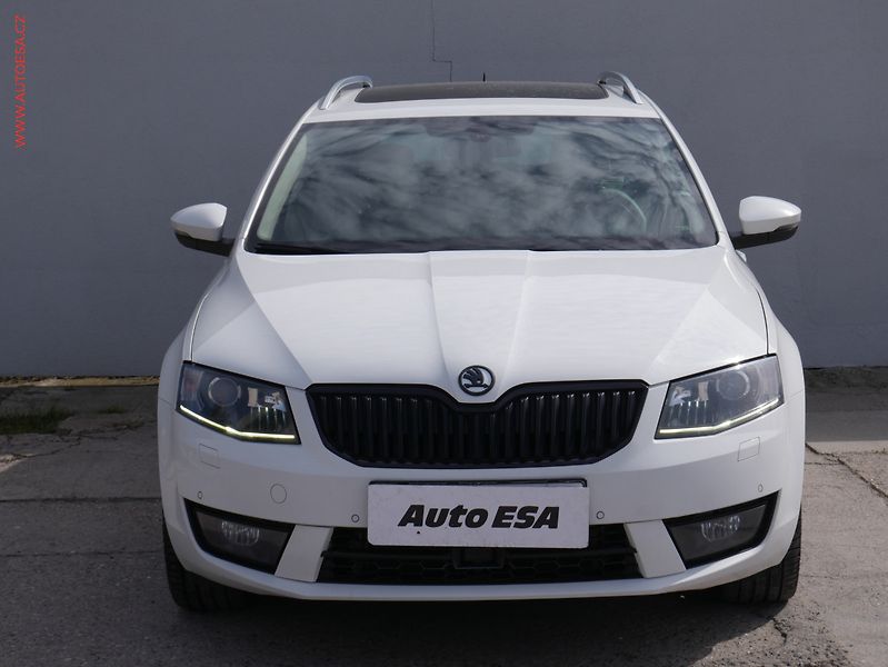 Škoda Octavia (2013) 1.8 TSI 4x4, ČR, DSG, bixen - fotka 2 z 17