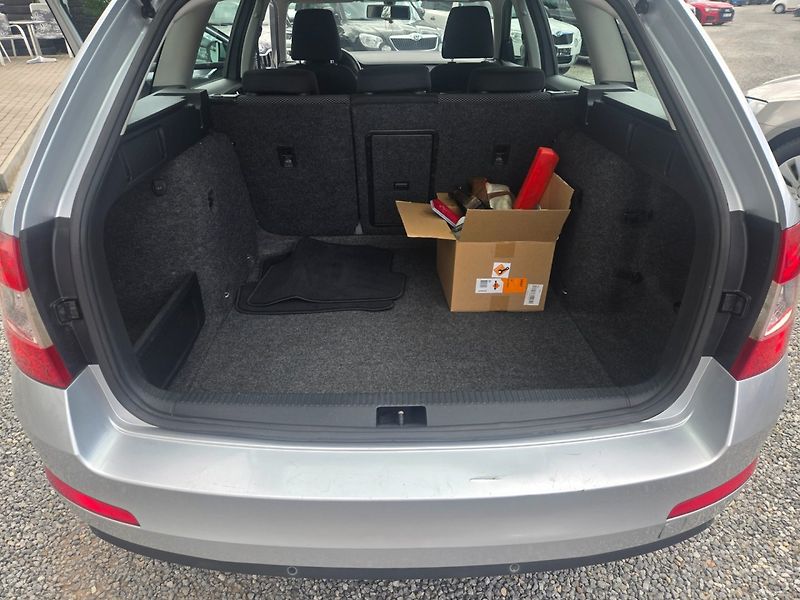 Škoda Octavia (2013) 2.0 TDI Elegance, Odpočet DPH - fotka 13 z 27