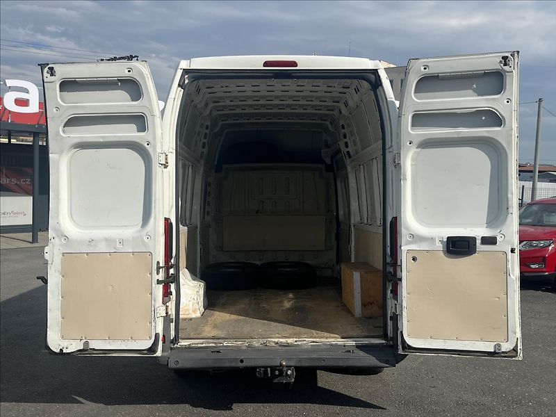 Citroën Jumper 2,2 BlueHDi  L4H3 - fotka 8 z 19