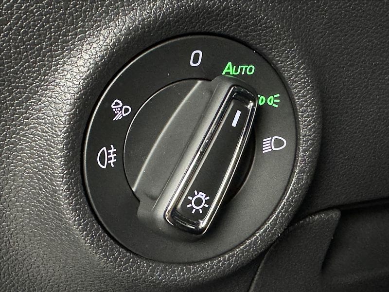 Škoda Karoq 2,0 TDi  DSG 4x4 Style Virtual - fotka 25 z 44