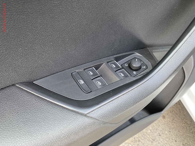 Škoda Karoq (2019) 1.5 TSi, Style, DSG, navi - fotka 13 z 18