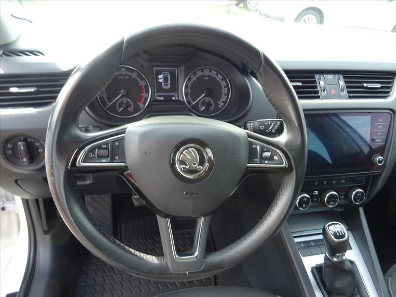 Škoda Octavia 1,0 TSi 85 kw - fotka 13 z 19