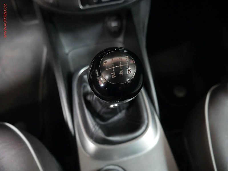 Fiat 500X (2015) 1.4T, ČR, Výhřev sed., park. - fotka 21 z 22