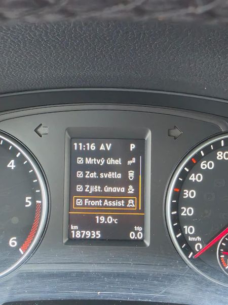 Volkswagen Sharan 2.0TDI DSG 4x4 7-M Webasto TZ - fotka 19 z 33