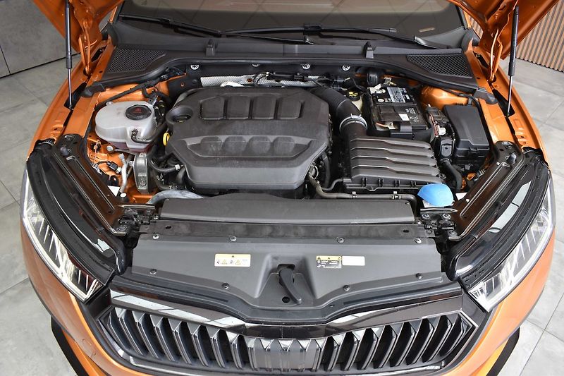 Škoda Octavia 2.0 TSI SPORTLINE*DCC*4x4*ČR - fotka 55 z 57