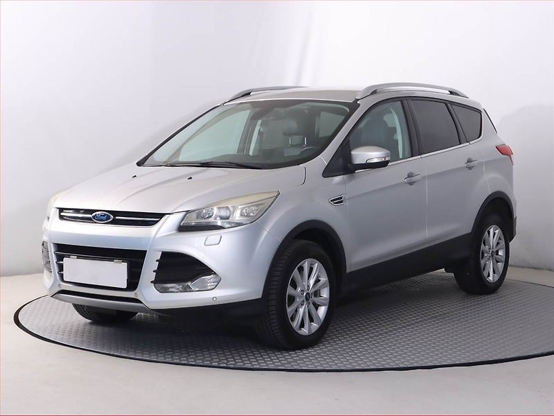 Ford Kuga (2015) 2.0 TDCi, 4X4, Kůže, Tempomat - fotka 2 z 18