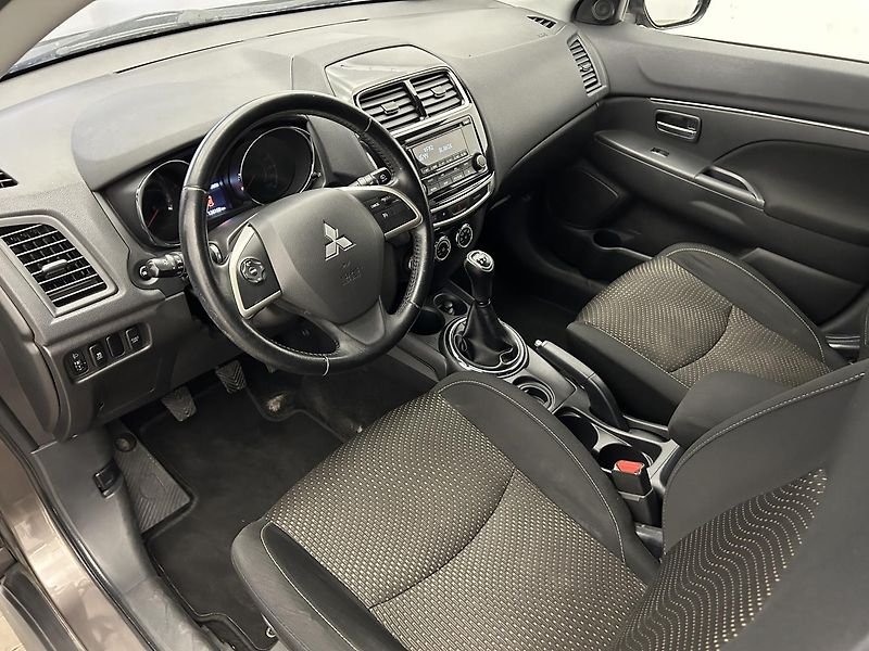 Mitsubishi ASX 1.6 MIVEC INVITE+ - fotka 6 z 23