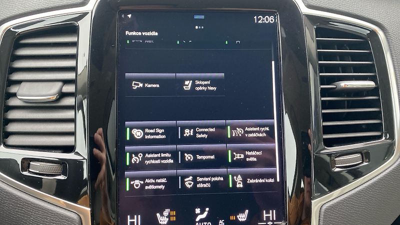Volvo XC90 MOMENTUM PRO, B5 AWD, 173+10 k - fotka 16 z 32