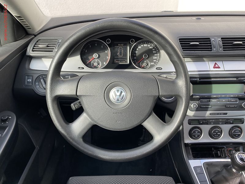 Volkswagen Passat (2009) 1.4 TSi, Comfortline - fotka 11 z 17