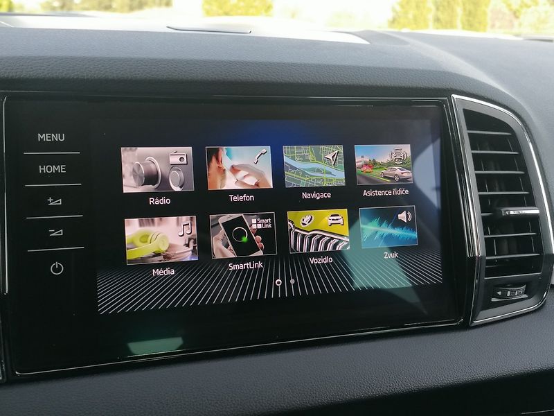 Škoda Karoq (2020) 1.6 TDi Style,Velká Výbava - fotka 16 z 41