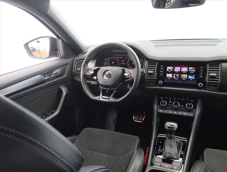 Škoda Kodiaq (2022) Sportline 1.5 TSI, digi klima - fotka 7 z 27