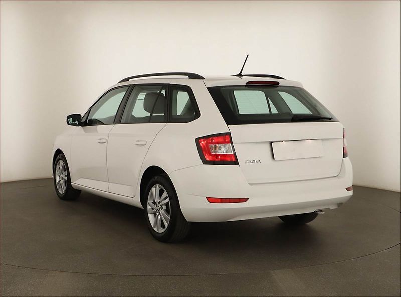 Škoda Fabia (2021) 1.0 TSI, ČR,1.maj - fotka 4 z 13
