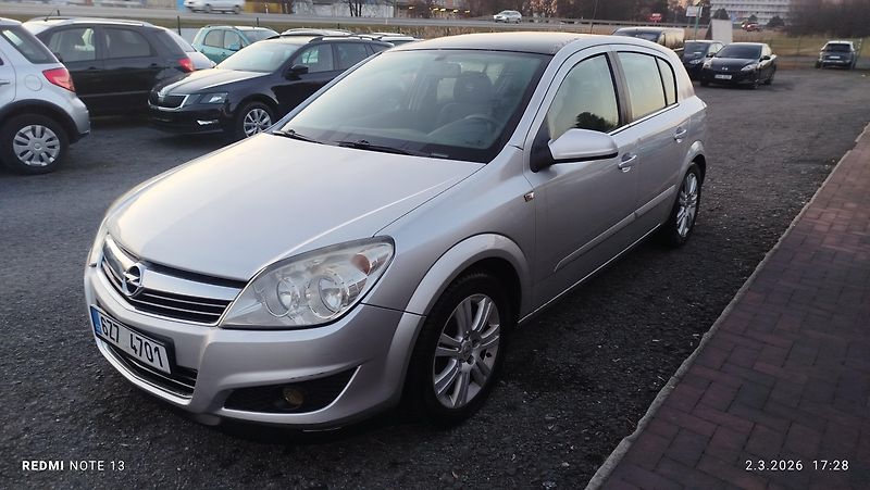 Opel Astra (2007) 1.6 16v   BEZ KOROZE - fotka 2 z 14