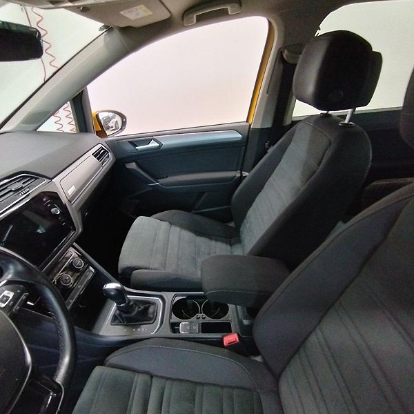 Volkswagen Touran (2019) 2,0 TDi - Comfortline - DSG - fotka 6 z 8