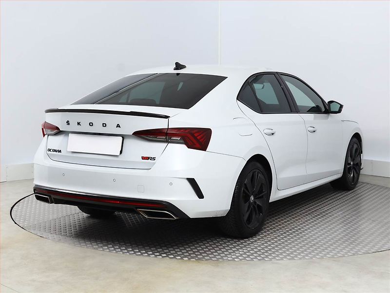 Škoda Octavia (2024) RS 2.0 TDI 4x4 - fotka 5 z 15