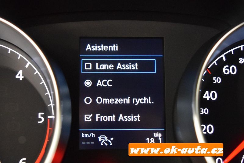 Volkswagen Touran 2.0 TDI HIGH. 7 MÍST 61 000 KM - fotka 43 z 52