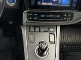 Toyota Auris 1.8 HSD e-CVT Selection - náhled 21