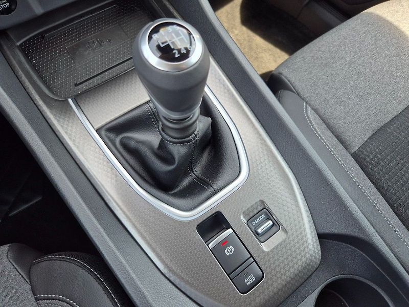 Nissan Qashqai 1.3T mHEV MT,2WD, ZADÁNO - fotka 26 z 29