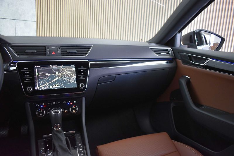 Škoda Superb TDI 147kW L&K 4x4*DPH*ČR 1.MAJ - fotka 9 z 48