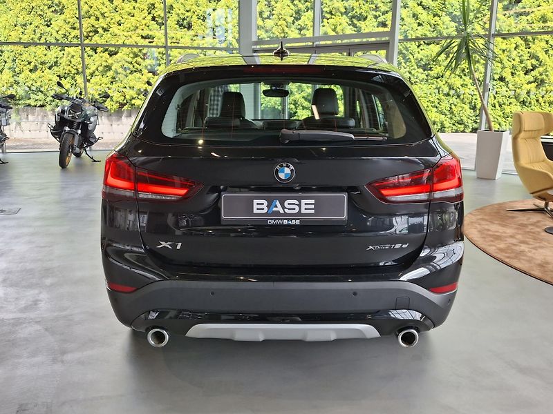 BMW X1 xDrive18d X-Line - fotka 5 z 23