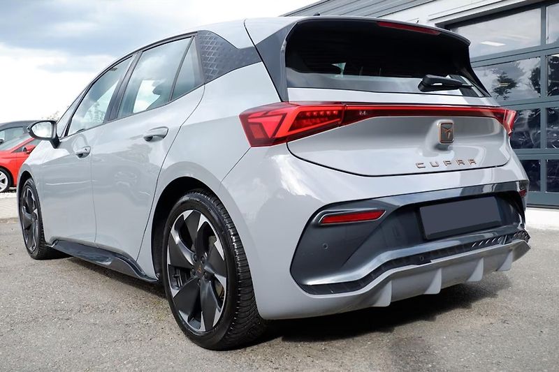 Cupra Born 150kW SoH 89% Tep.čerpadlo - fotka 8 z 20