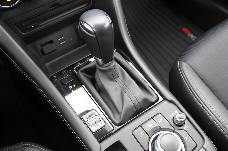 Mazda CX-3 2,0 i  1MAJ,AUTOMAT,REVOLUTION - fotka 18 z 32