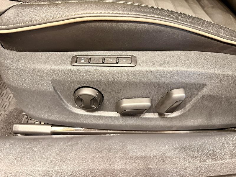 Škoda Superb 2.0 TSi 206 Kw DSG 4x4 Scout - fotka 23 z 32