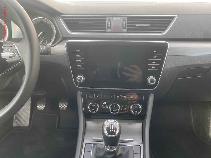 Škoda Superb (2021) 2.0 TDi, Style, LED - fotka 12 z 19